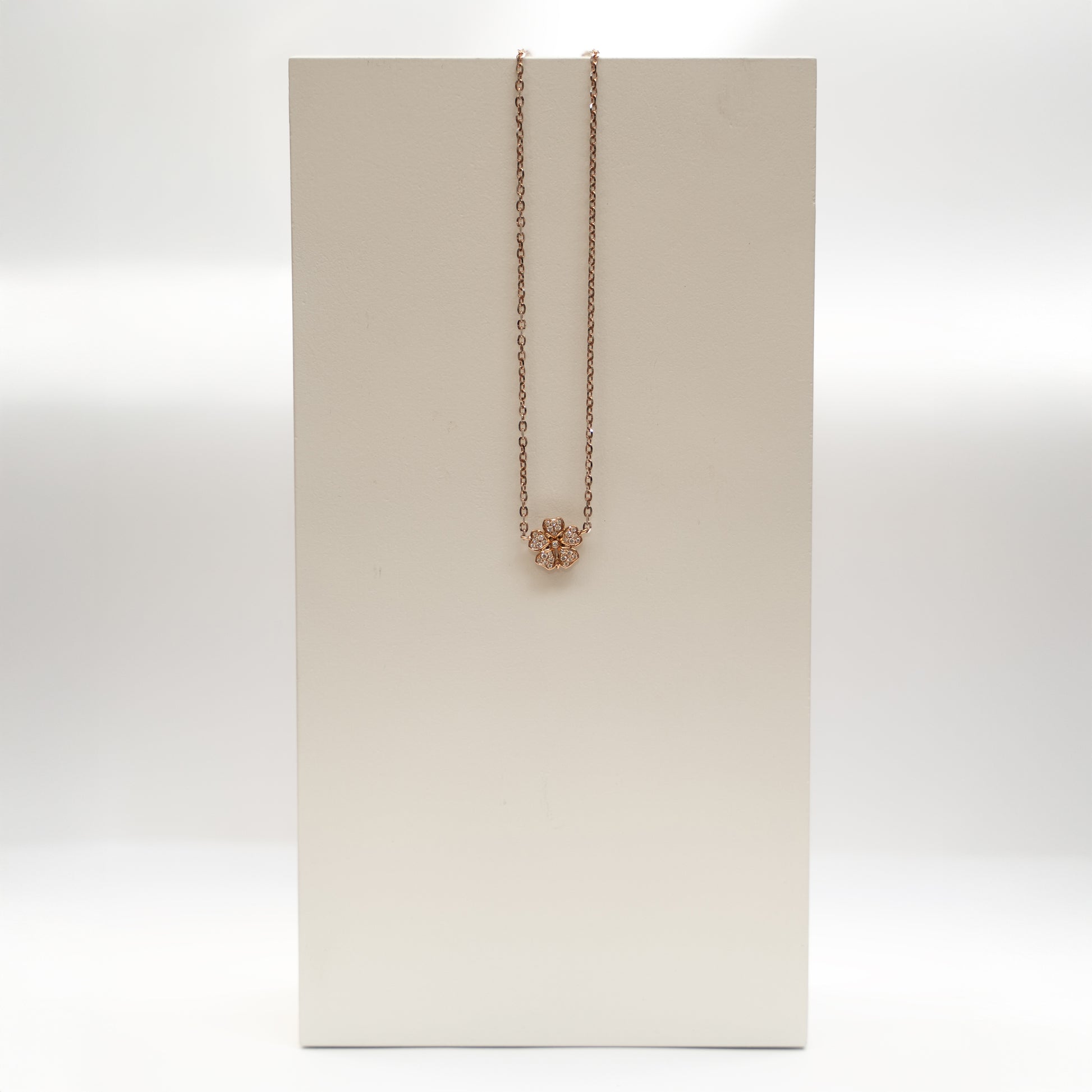 Flower Necklace - Amilla Jewelry